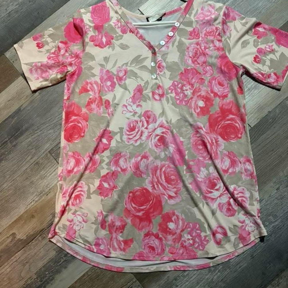 New women’s med shirt